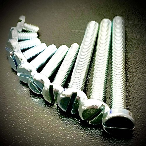 Machine screws slot - machine,