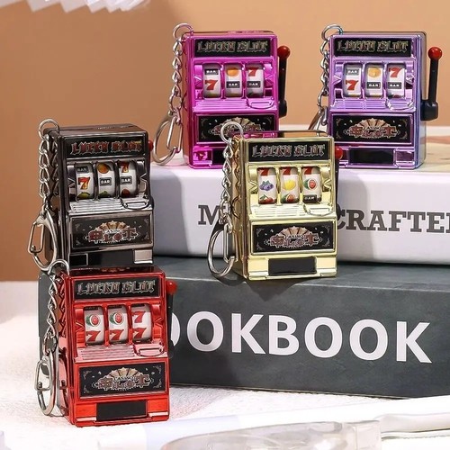 Mini slot machine keychain - slot,